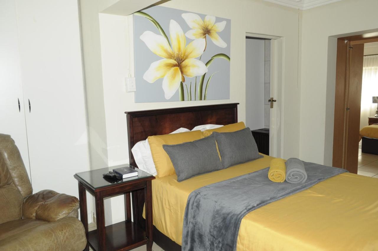 @Home Guest House Rustenburg Exterior foto