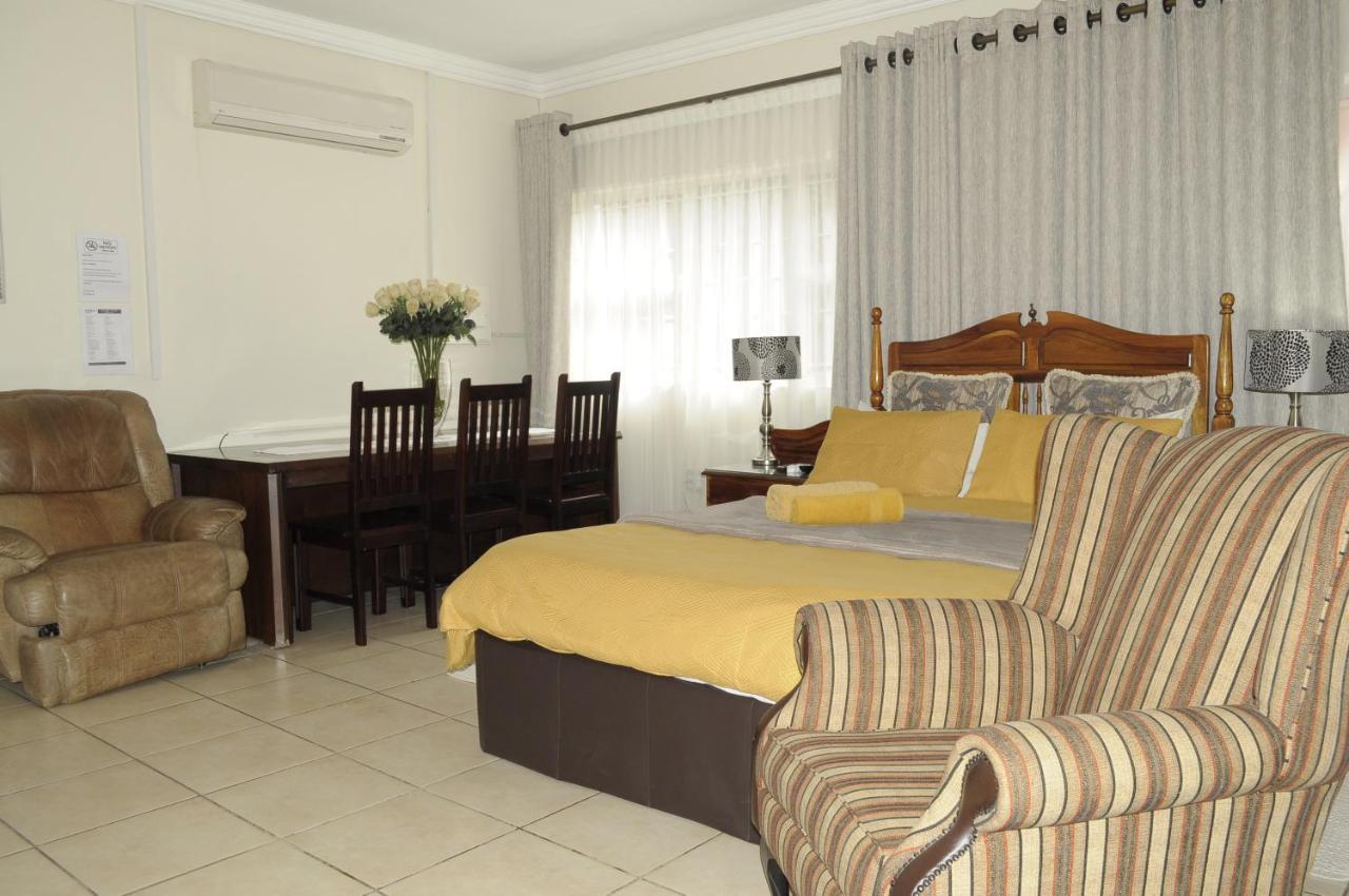 @Home Guest House Rustenburg Exterior foto