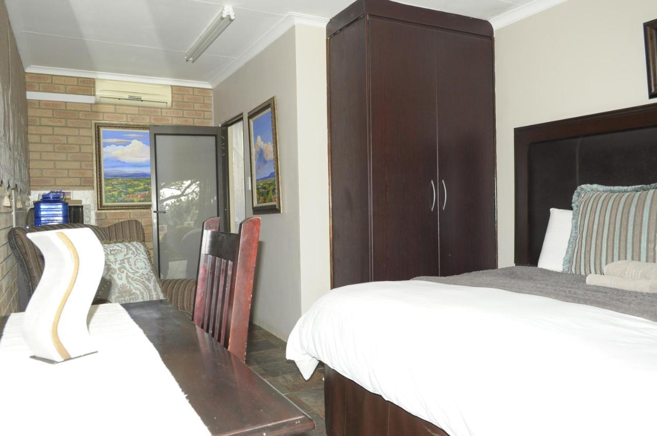 @Home Guest House Rustenburg Exterior foto