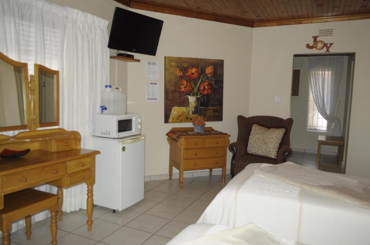 @Home Guest House Rustenburg Exterior foto