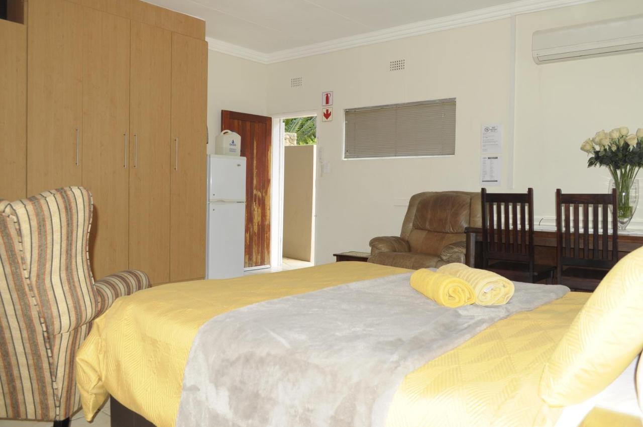 @Home Guest House Rustenburg Exterior foto