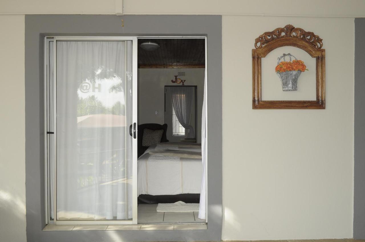 @Home Guest House Rustenburg Exterior foto