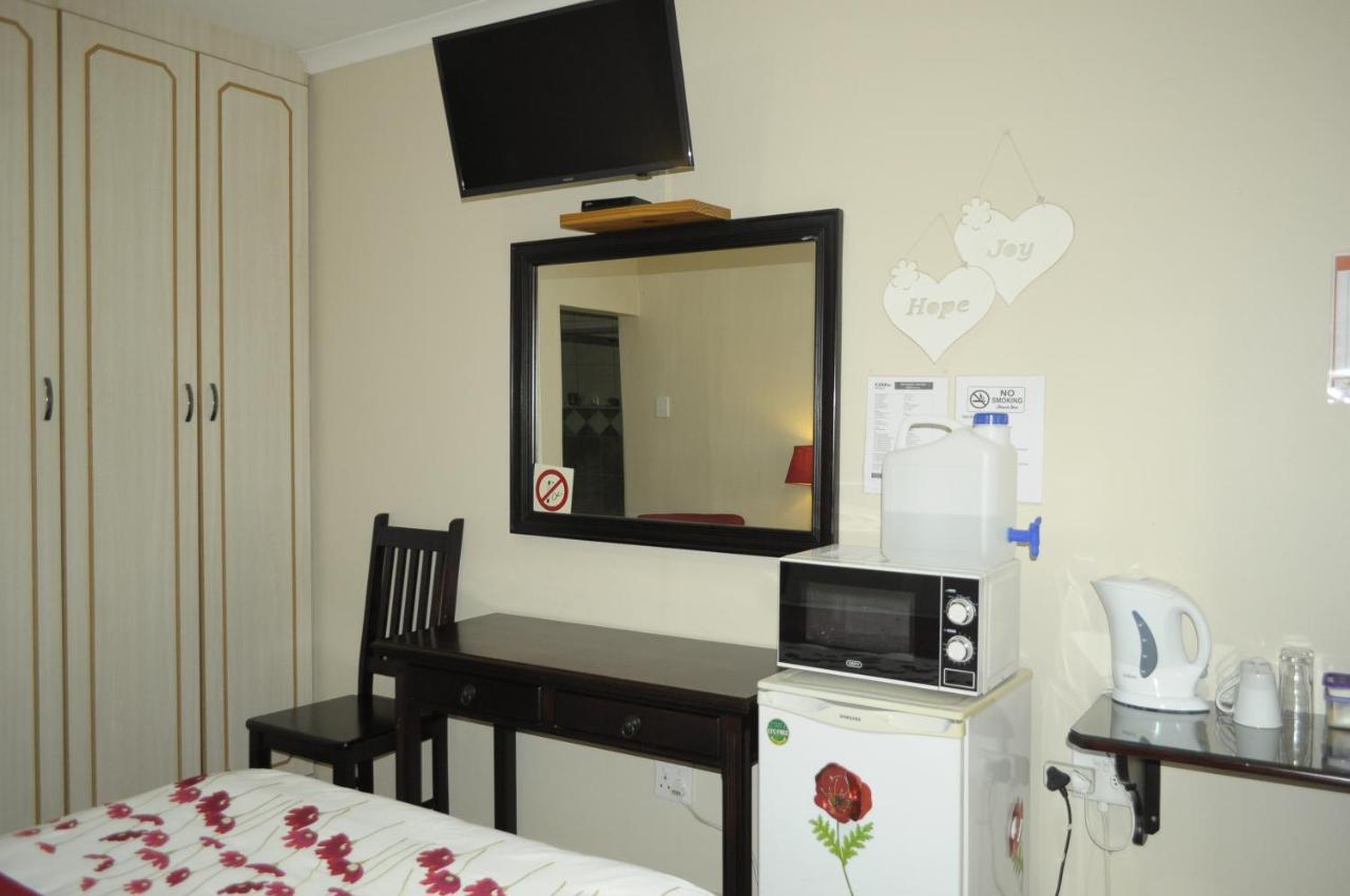 @Home Guest House Rustenburg Exterior foto