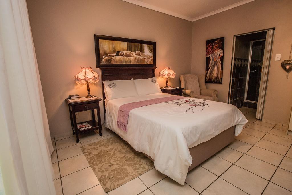 @Home Guest House Rustenburg Exterior foto